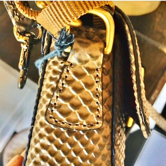 Donney burke bag nwt. Comes free gift - Picture 5 of 7